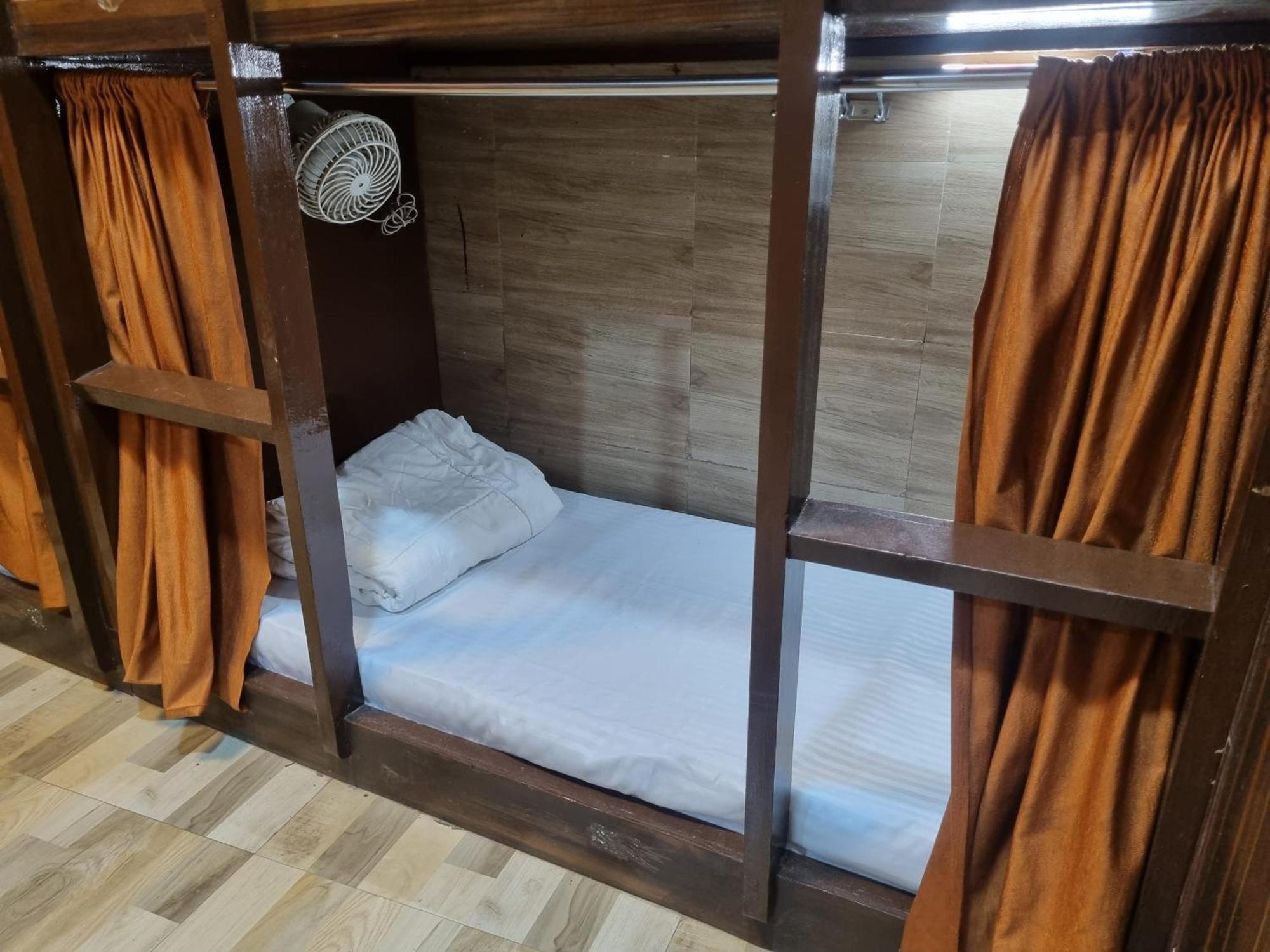 Unibed Dormitory Bombay Extérieur photo